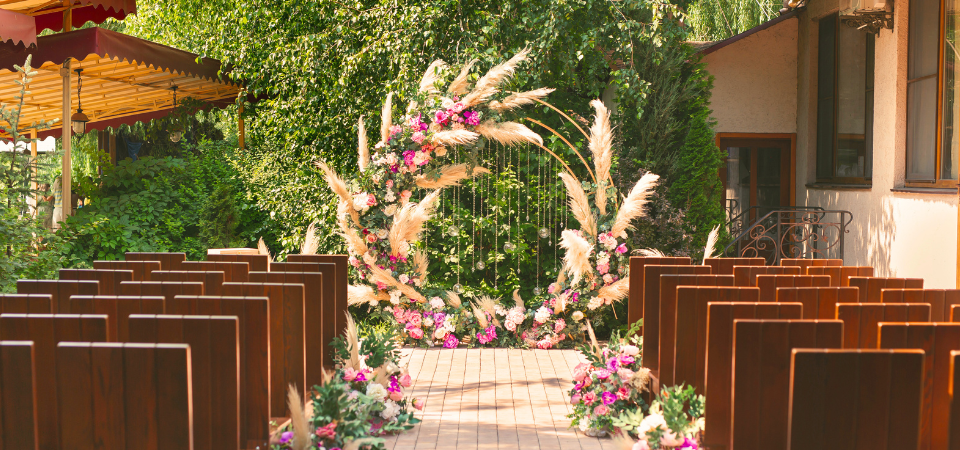 8 Backyard Wedding Themes & Ideas for a Stunning Wedding